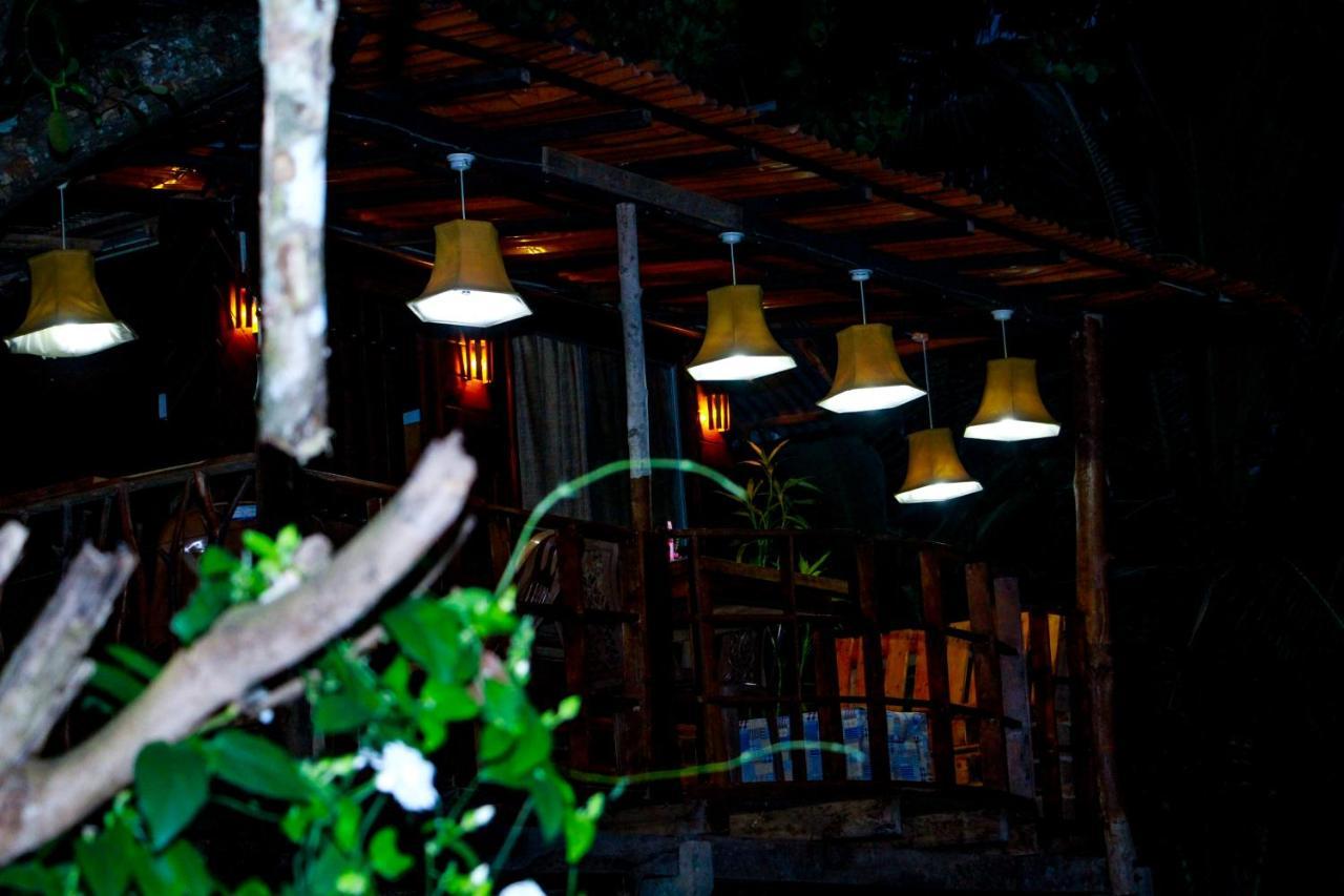 Experience The Comforts Of An Amazing Treehouse Sigiriya Exterior foto