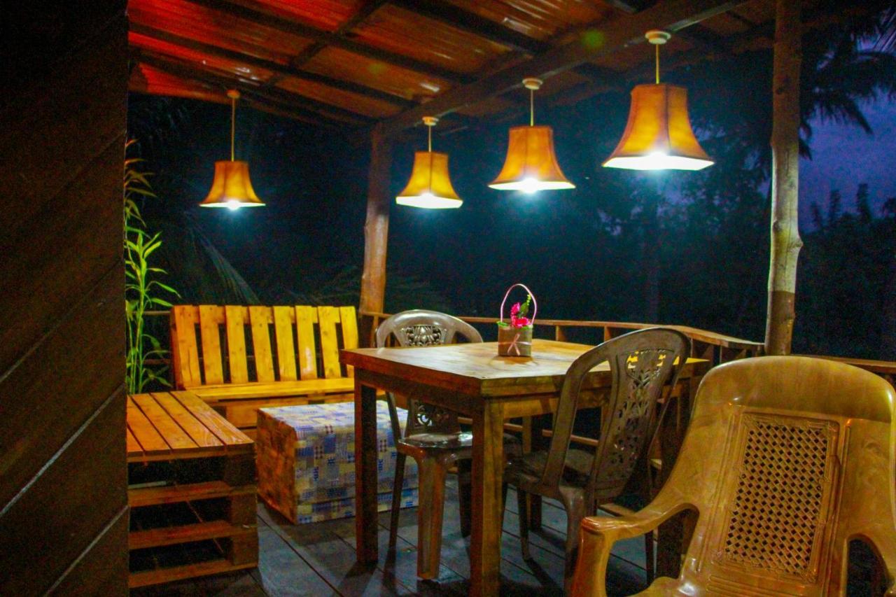 Experience The Comforts Of An Amazing Treehouse Sigiriya Exterior foto